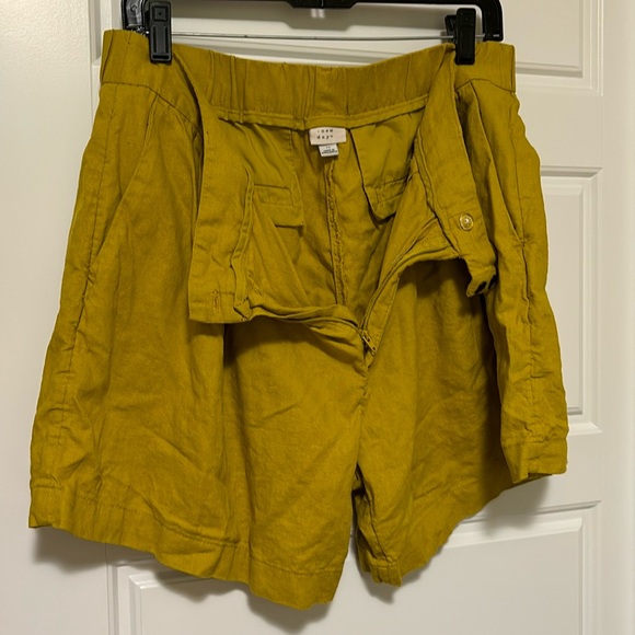 Women’s linen shorts - Picture 1 of 5